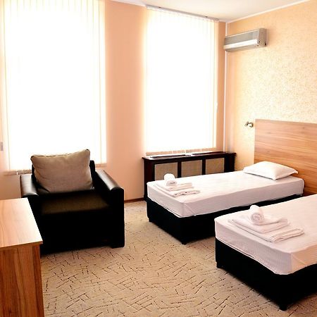 Hotel Cascade Pleven Esterno foto