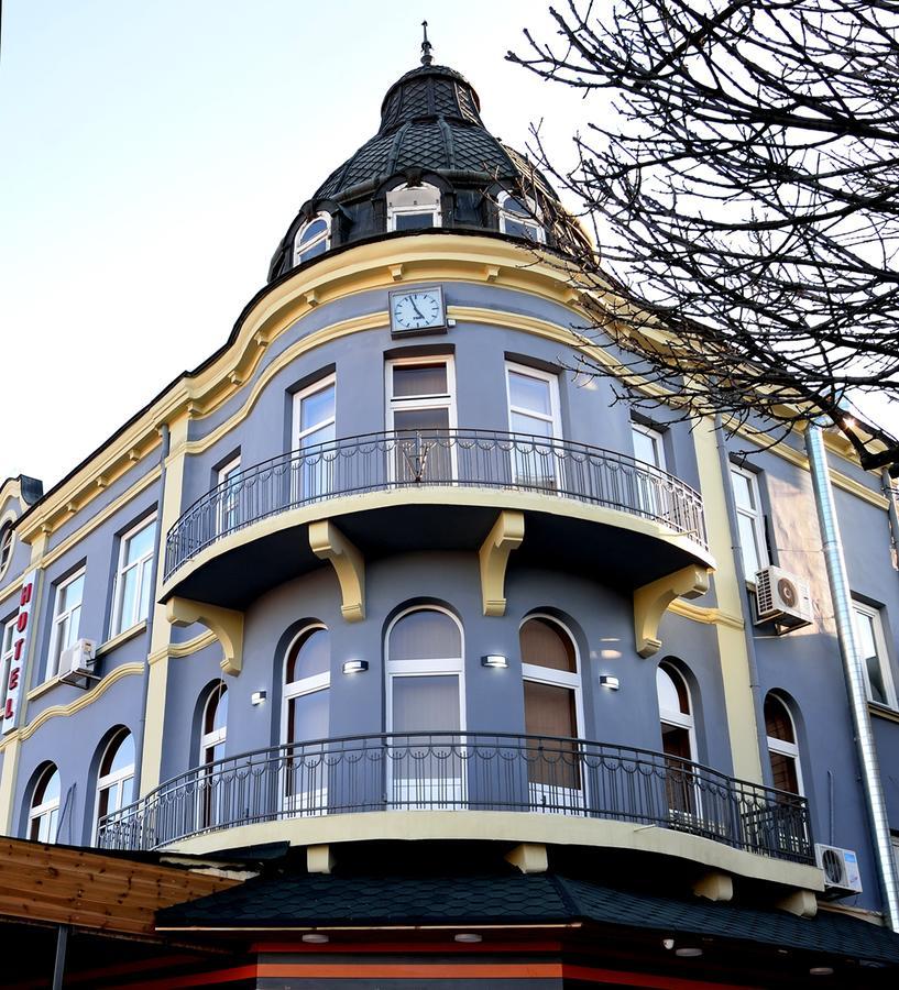 Hotel Cascade Pleven Esterno foto