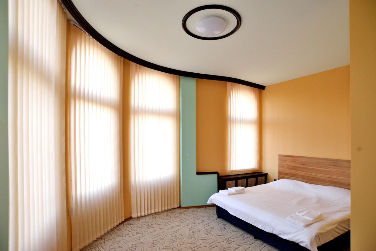 Hotel Cascade Pleven Esterno foto
