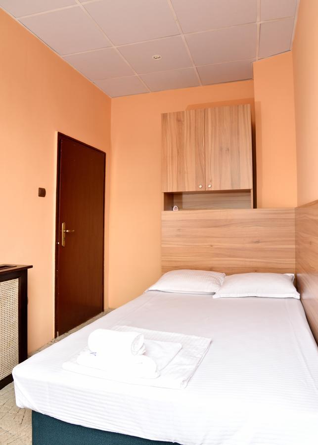 Hotel Cascade Pleven Esterno foto